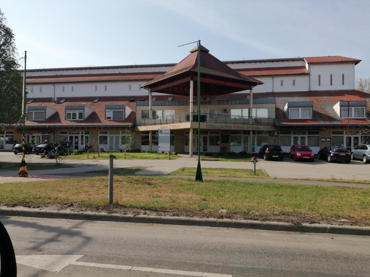 Cserke-Thermal Apartman Cserkeszőlő Екстериор снимка